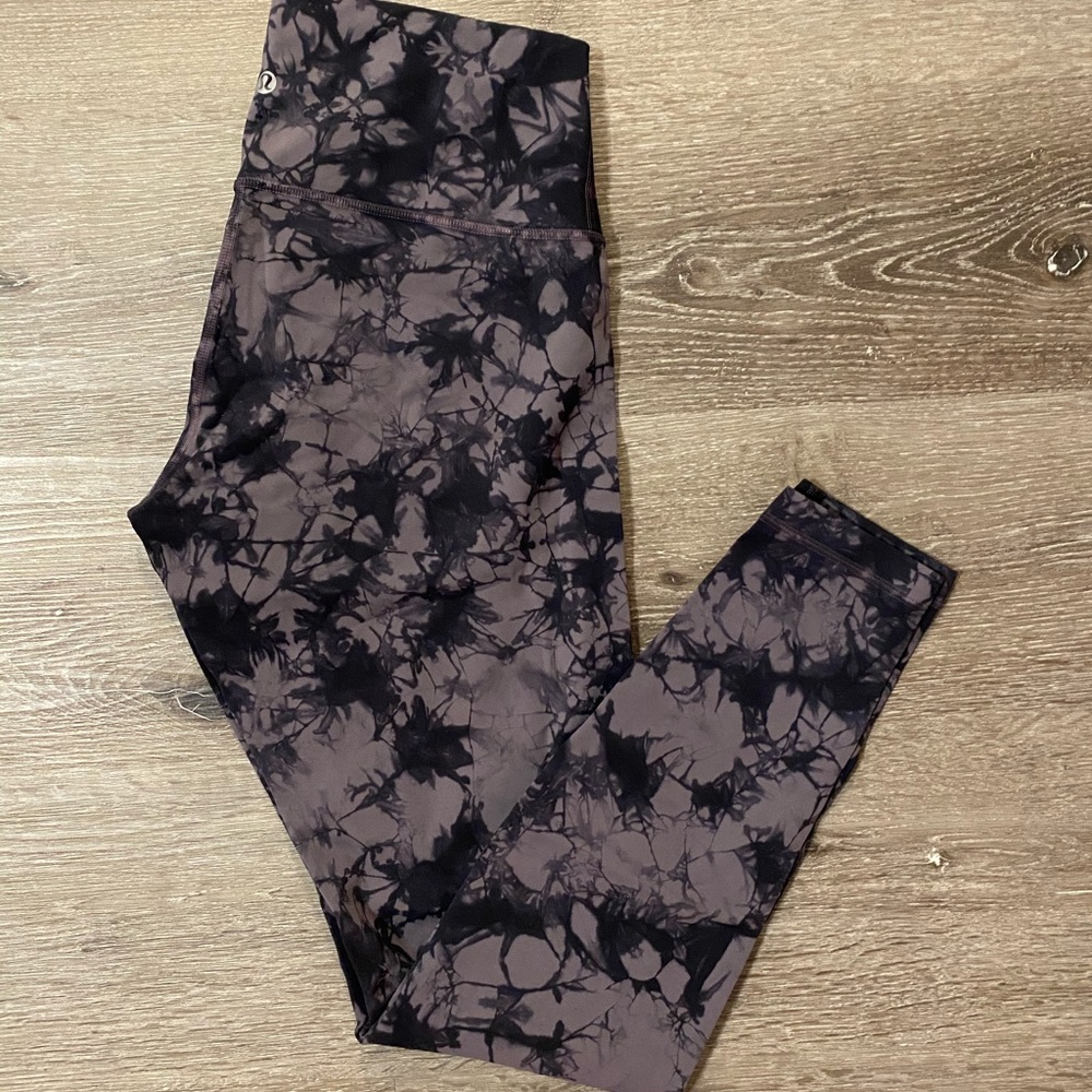 Lululemon Aligns size 10